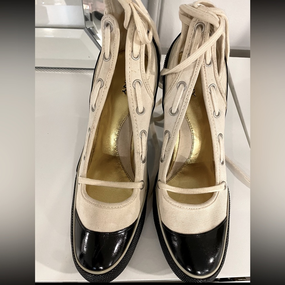 Dkny..size 9.5